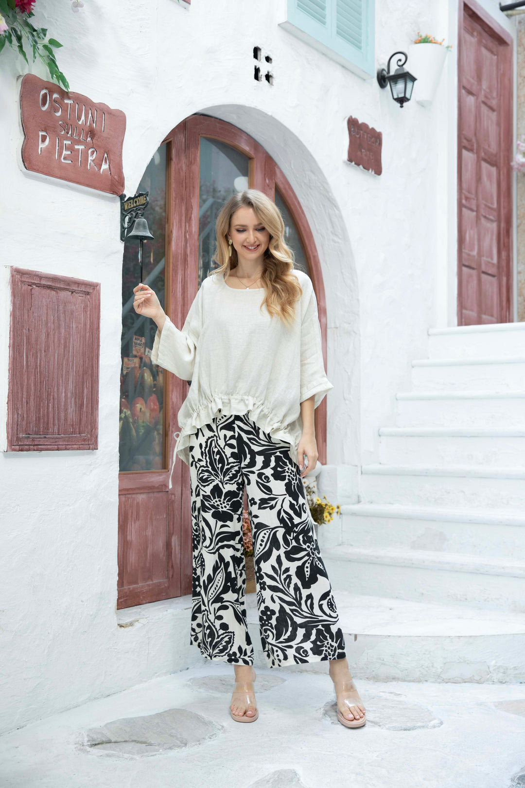 Francesca's Short Sleeve Top with frills