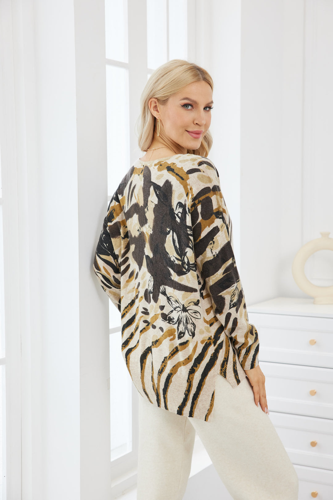 Linda's Printed Cashmere feel top
