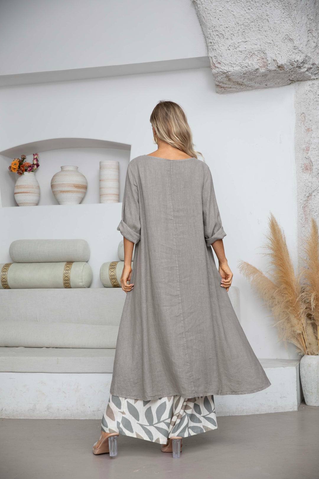 Natalia' s 3/4 Sleeve Linen Top with train