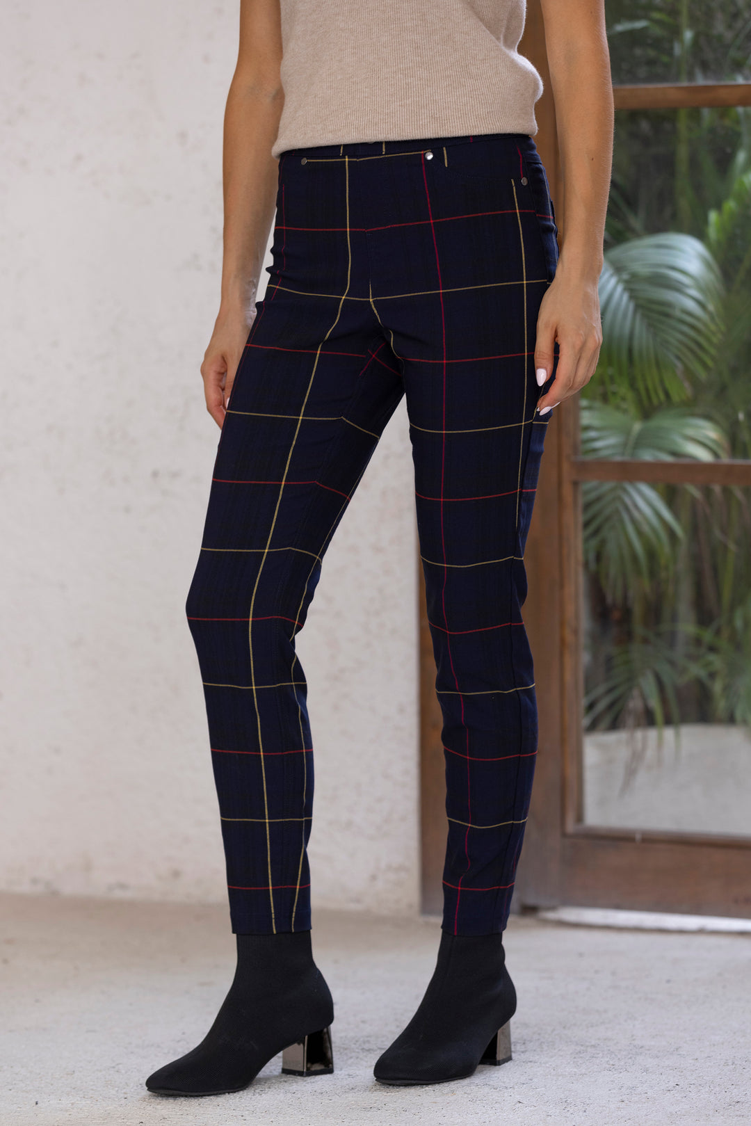 NAVY PLAID PRINT PANT