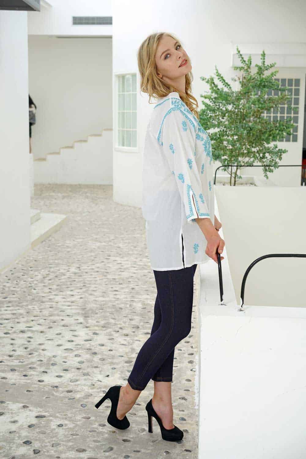 Low V-Neck Embroidery Top